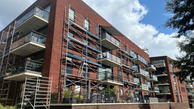 8F4C8C28-23D0-4F11-BF3D-B81446DF7725